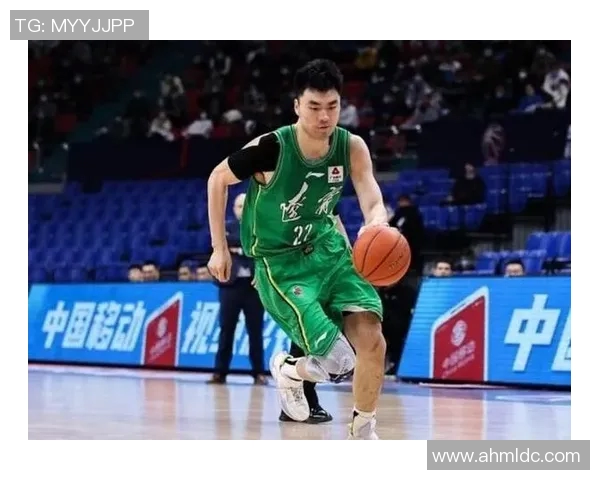 李晓旭：从篮球新星到职业生涯的辉煌转折与成长历程探讨