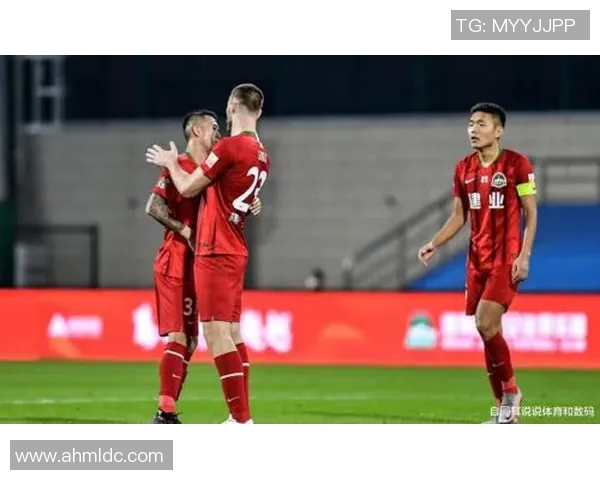 卓尔与建业激战正酣实况比赛精彩瞬间回顾与分析